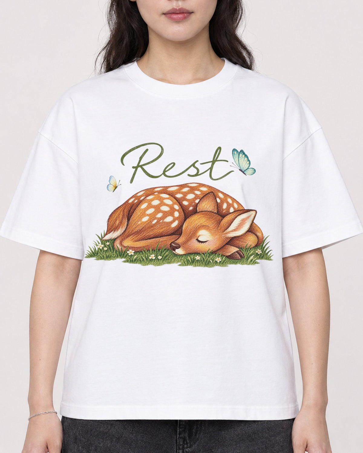 Mockup Boxy Heavyweight Tee White female close-up 03