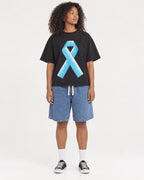 Mockup Boxy Heavyweight Tee Black female full-body 05