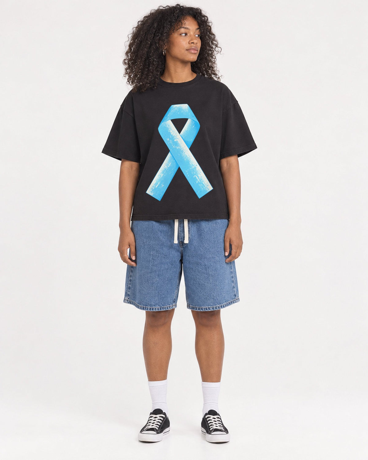Mockup Boxy Heavyweight Tee Black female full-body 05