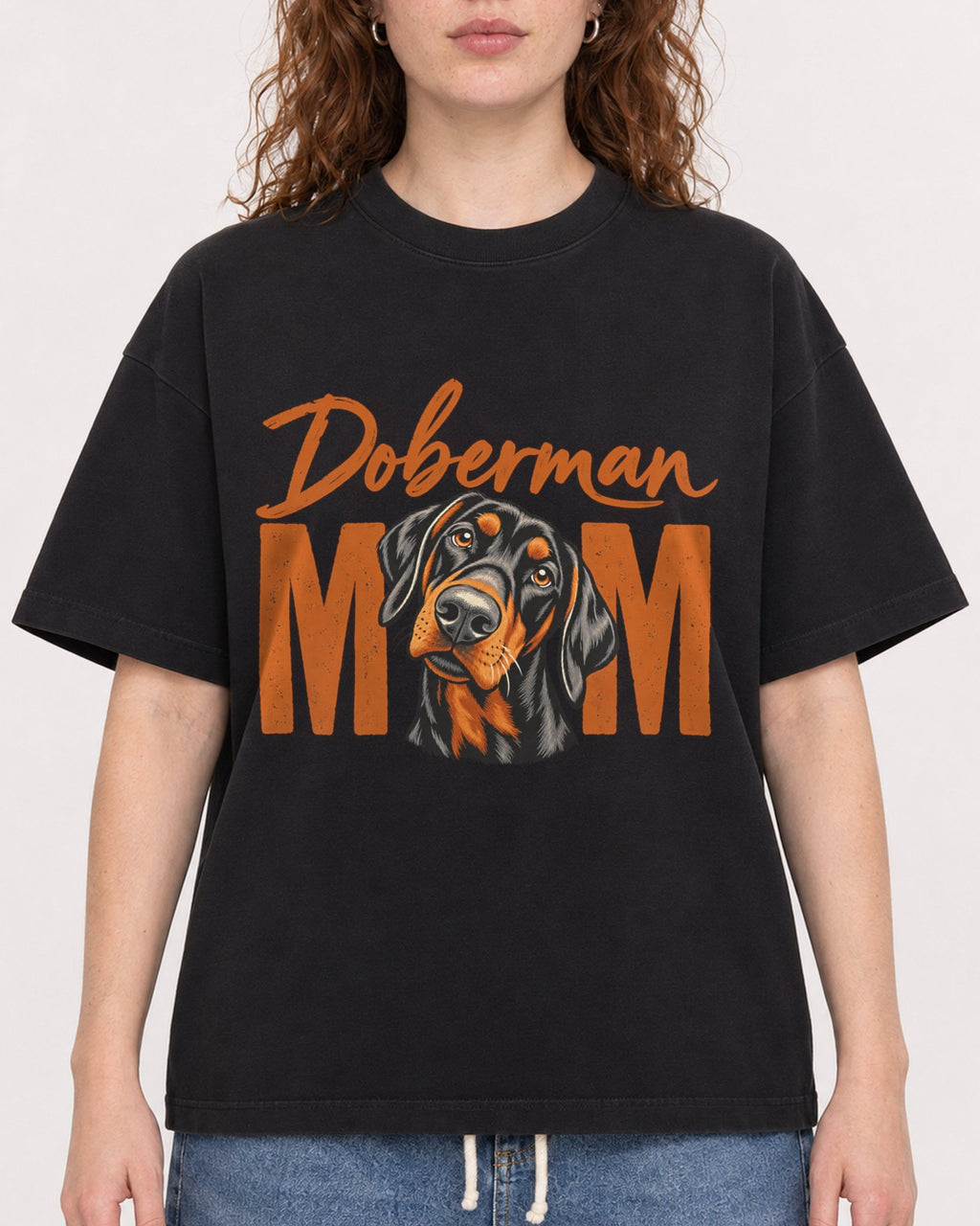 Mockup Boxy Heavyweight Tee Black female close-up 09