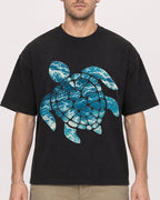 Mockup Boxy Heavyweight Tee Black male close-up 08