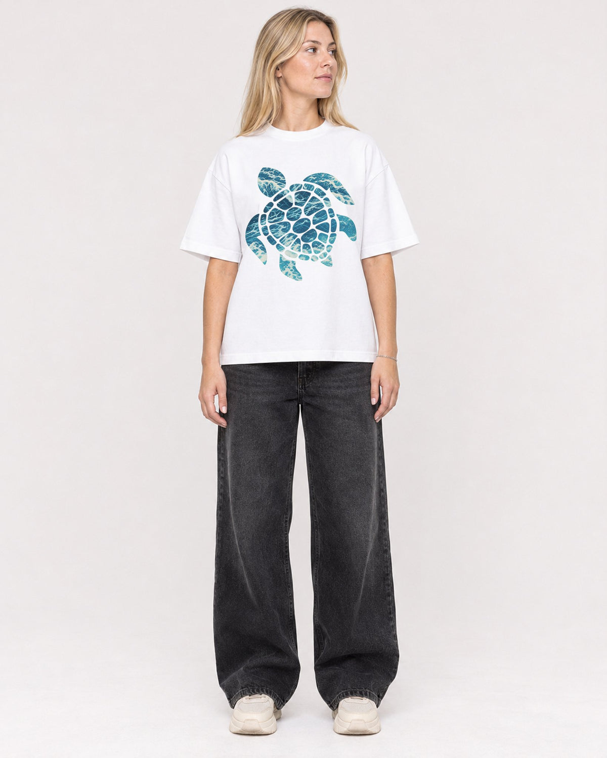 Mockup Boxy Heavyweight Tee White female full-body 08