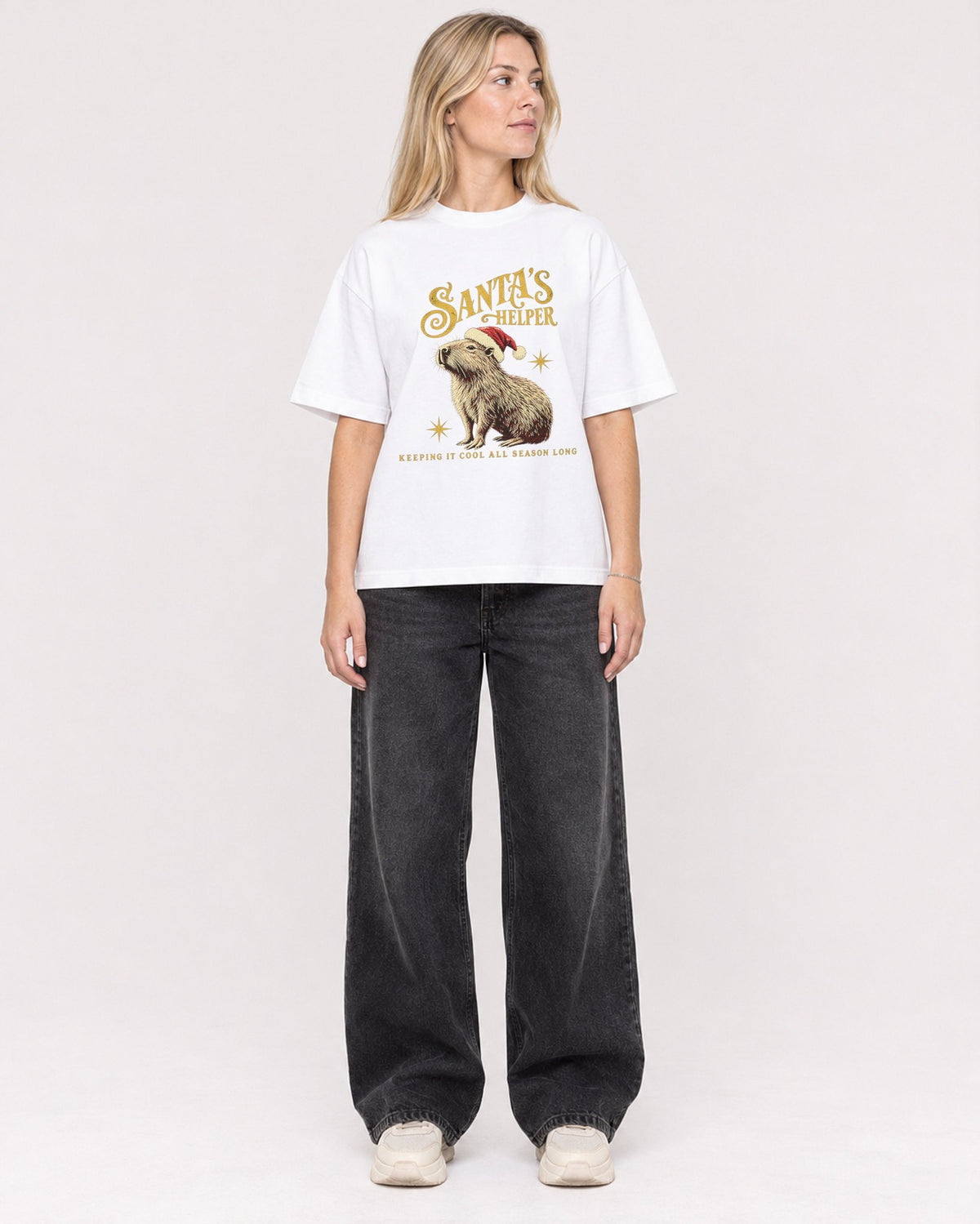 Mockup Boxy Heavyweight Tee White female full-body 08