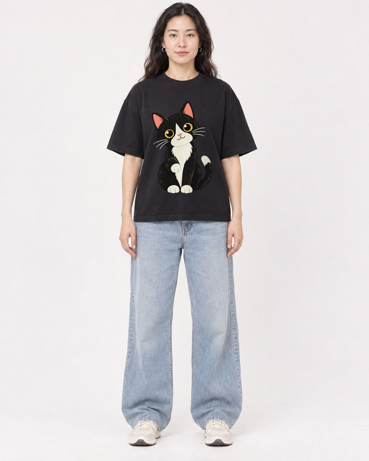 Mockup Boxy Heavyweight Tee Black female full-body 03