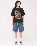 Mockup Boxy Heavyweight Tee Black female full-body 01