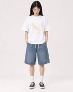 Mockup Boxy Heavyweight Tee White female full-body 01