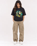 Mockup Boxy Heavyweight Tee Black female full-body 02