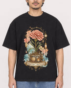 Mockup Boxy Heavyweight Tee Black male close-up 02