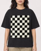 Mockup Boxy Heavyweight Tee Black female close-up 02