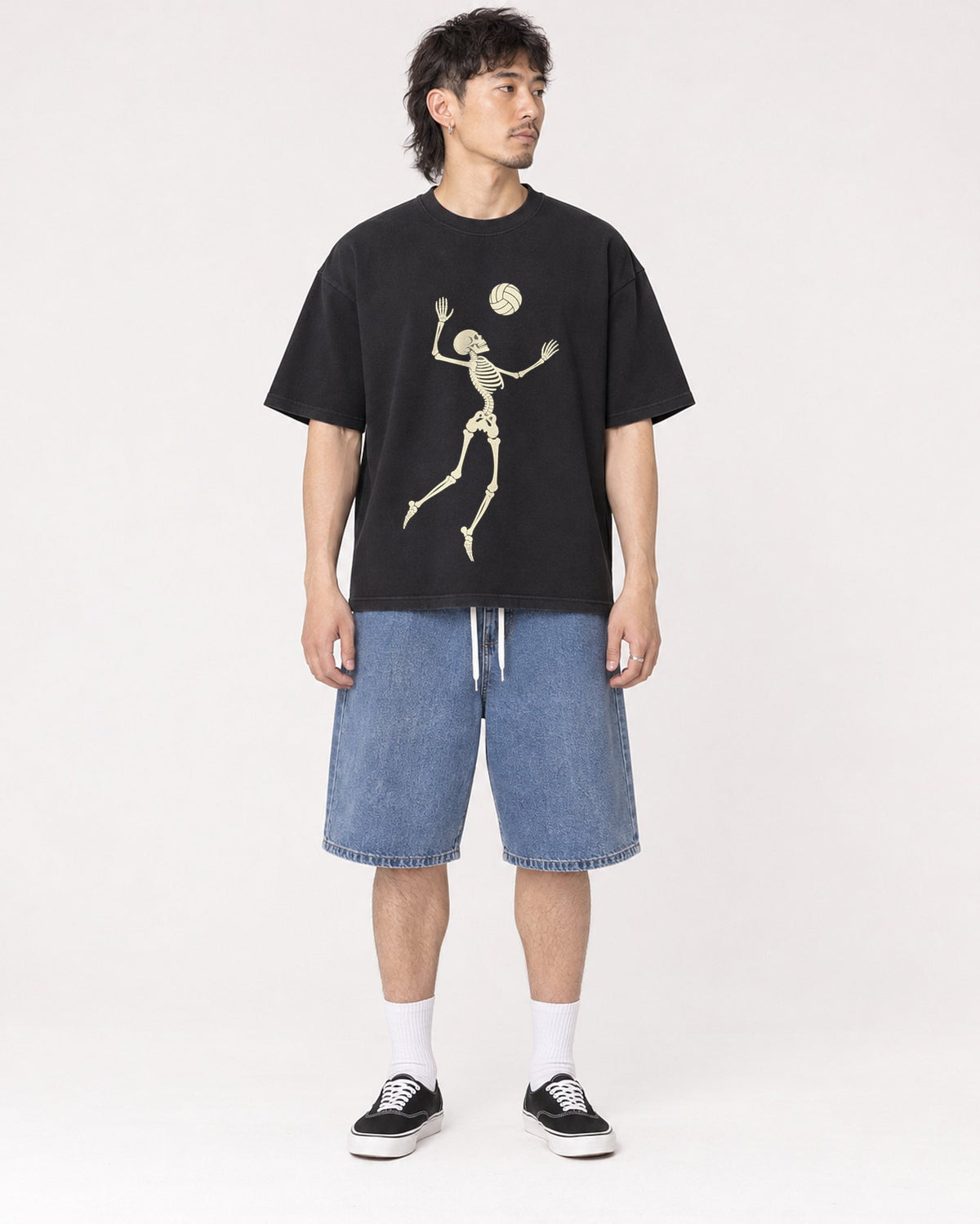 Mockup Boxy Heavyweight Tee Black male full-body 23