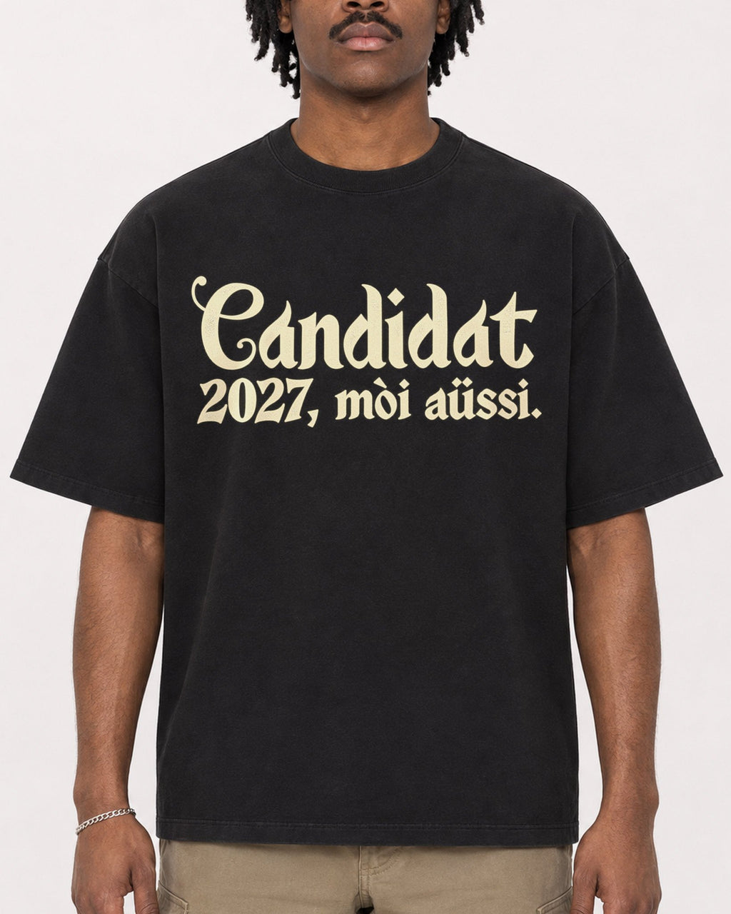 Mockup Boxy Heavyweight Tee Black male close-up 04
