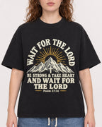 Mockup Boxy Heavyweight Tee Black female close-up 09