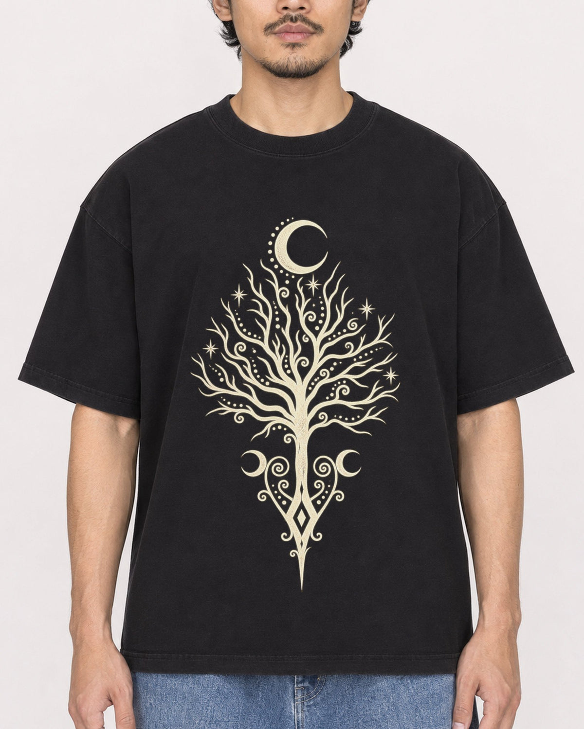 Mockup Boxy Heavyweight Tee Black male close-up 02