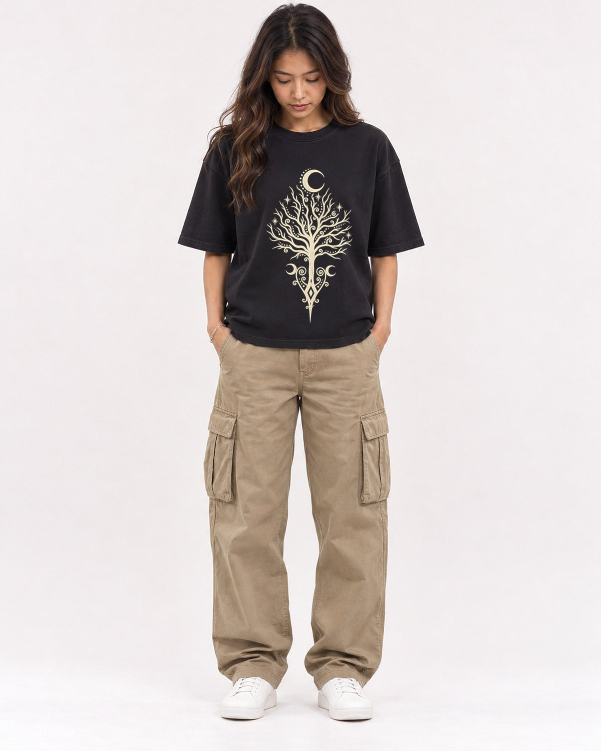 Mockup Boxy Heavyweight Tee Black female full-body 02