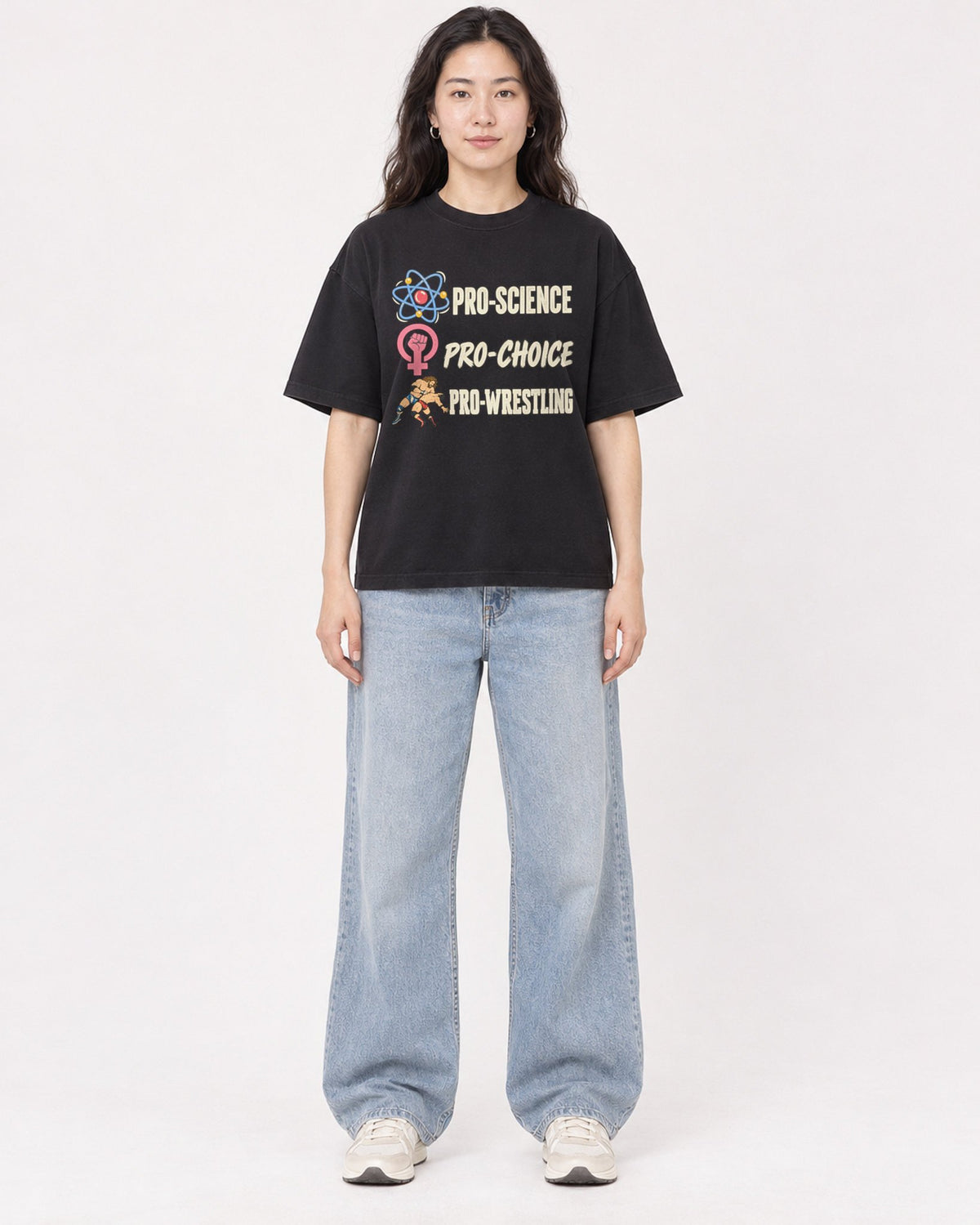 Mockup Boxy Heavyweight Tee Black female full-body 03