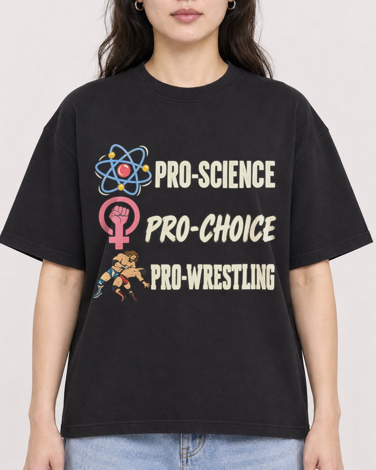 Mockup Boxy Heavyweight Tee Black female close-up 03