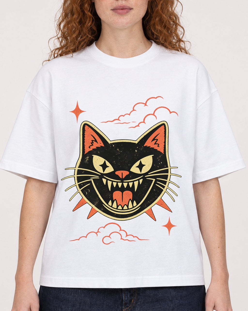 Mockup Boxy Heavyweight Tee White female close-up 09
