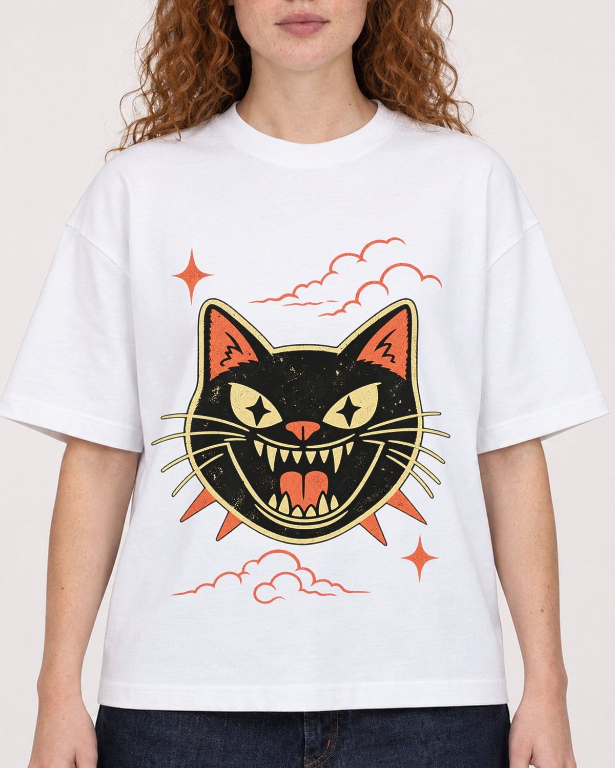 Mockup Boxy Heavyweight Tee White female close-up 09