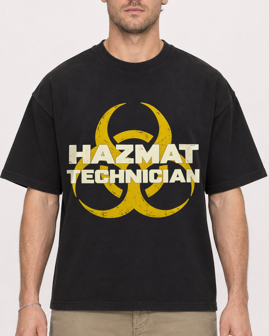 Mockup Boxy Heavyweight Tee Black male close-up 08