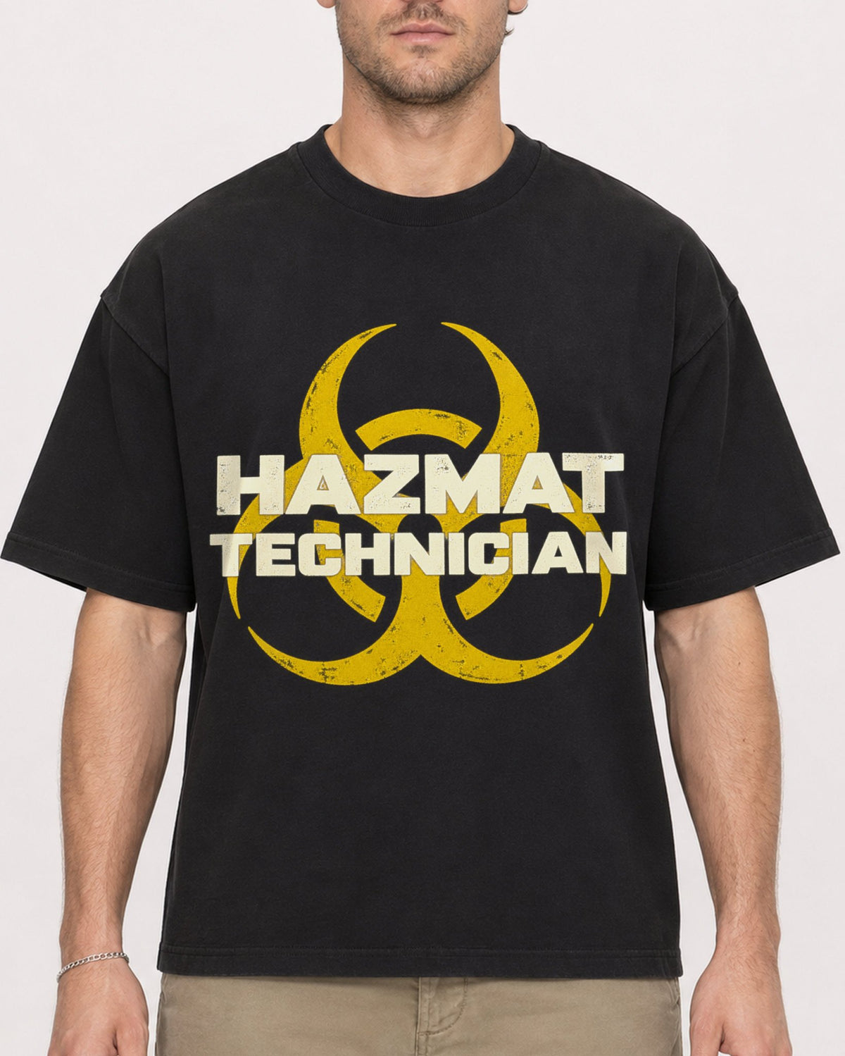 Mockup Boxy Heavyweight Tee Black male close-up 08
