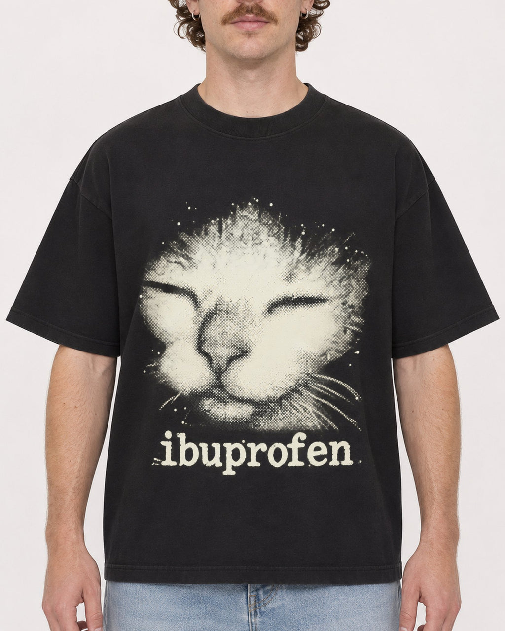 Mockup Boxy Heavyweight Tee Black male close-up 09