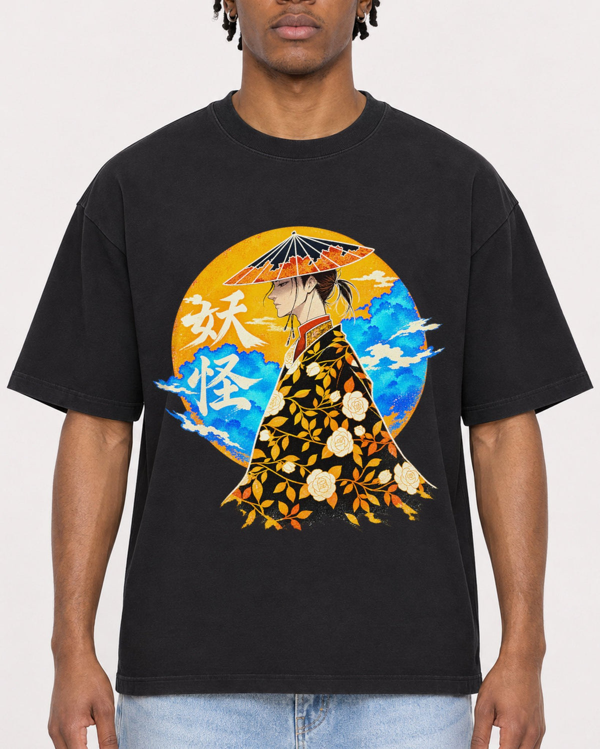 Mockup Boxy Heavyweight Tee Black male close-up 05