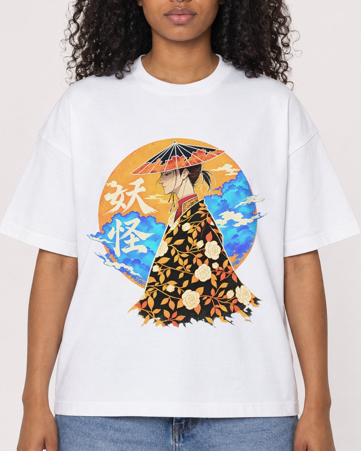 Mockup Boxy Heavyweight Tee White female close-up 05