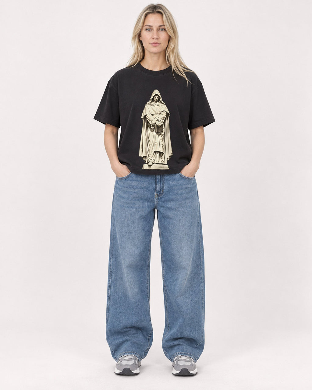 Mockup Boxy Heavyweight Tee Black female full-body 08