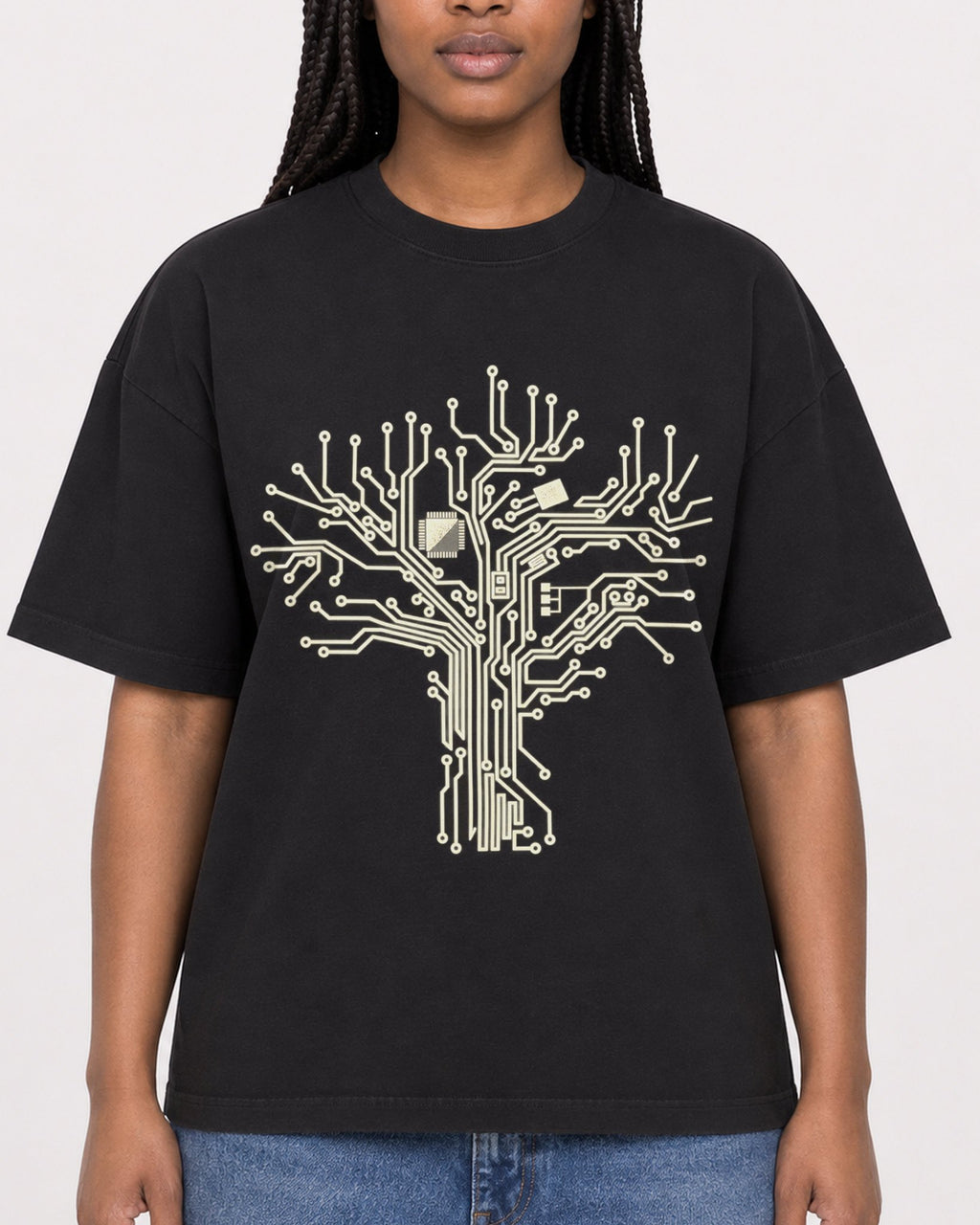 Mockup Boxy Heavyweight Tee Black female close-up 04
