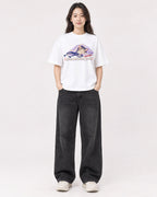 Mockup Boxy Heavyweight Tee White female full-body 03