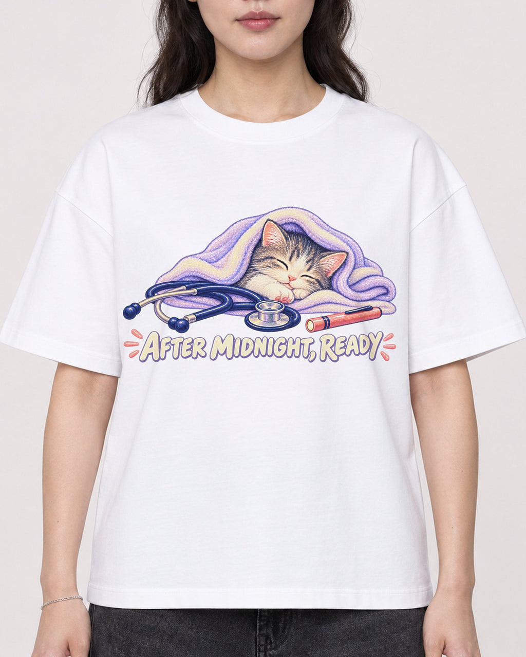 Mockup Boxy Heavyweight Tee White female close-up 03
