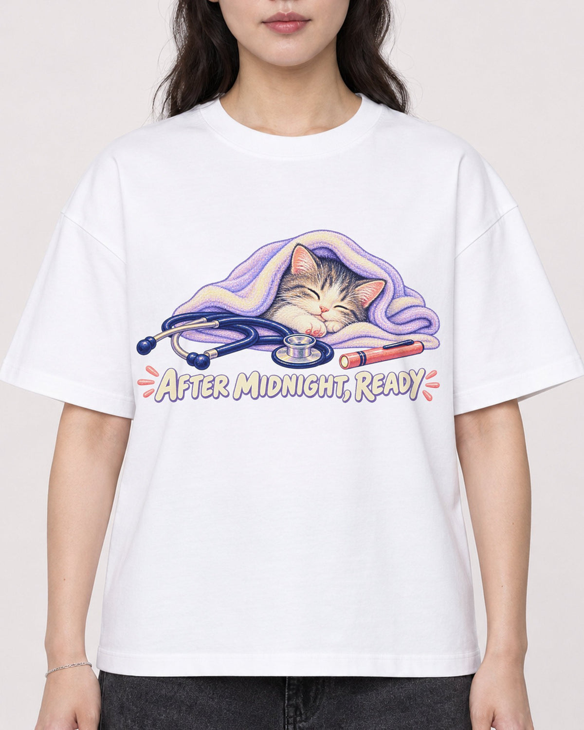 Mockup Boxy Heavyweight Tee White female close-up 03