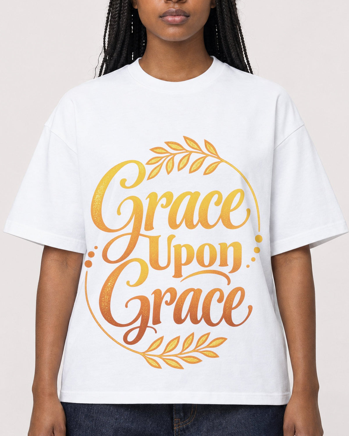Mockup Boxy Heavyweight Tee White female close-up 04