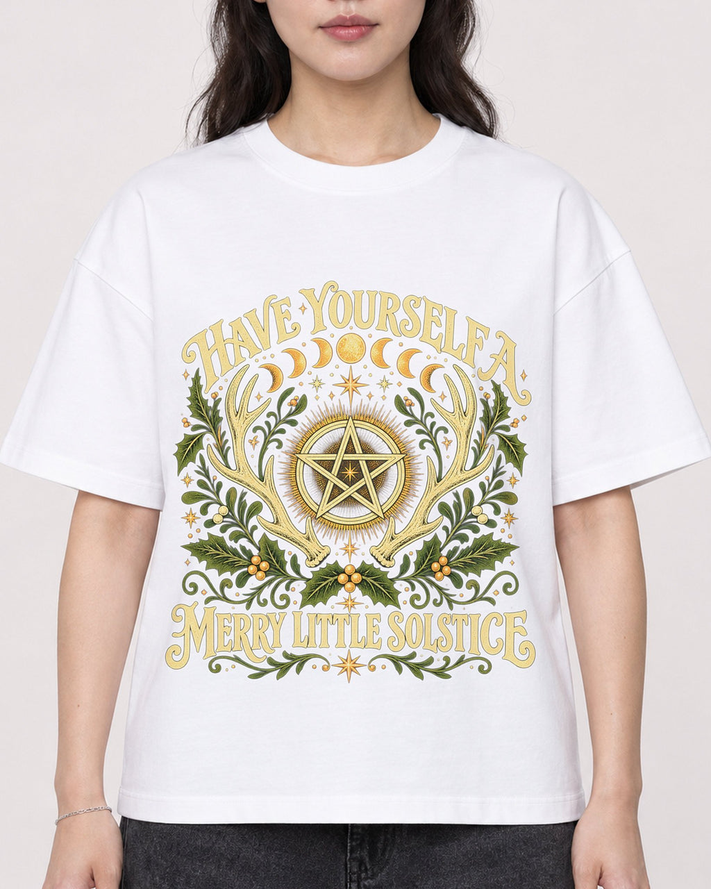 Mockup Boxy Heavyweight Tee White female close-up 03