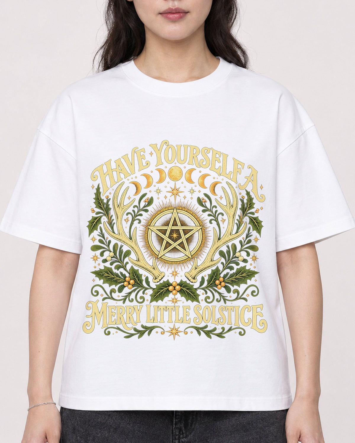 Mockup Boxy Heavyweight Tee White female close-up 03