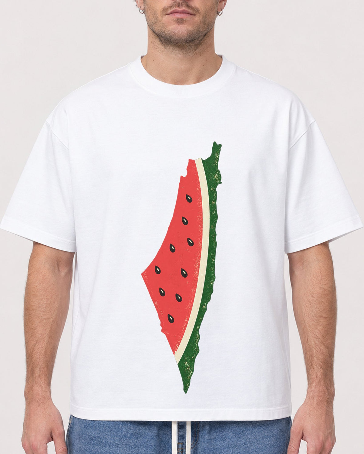 Mockup Boxy Heavyweight Tee White male close-up 08