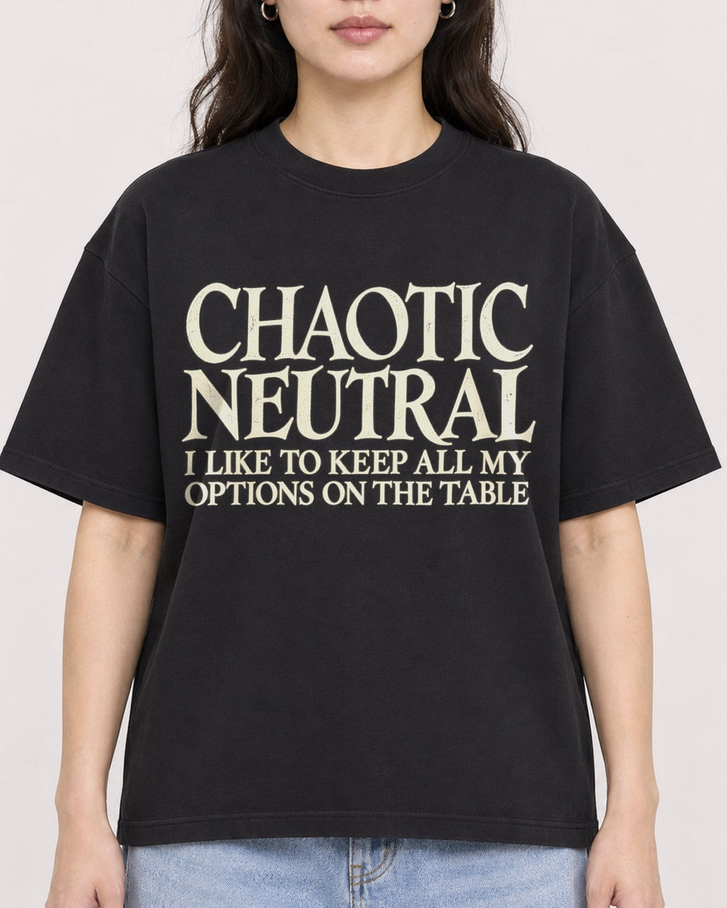 Mockup Boxy Heavyweight Tee Black female close-up 03