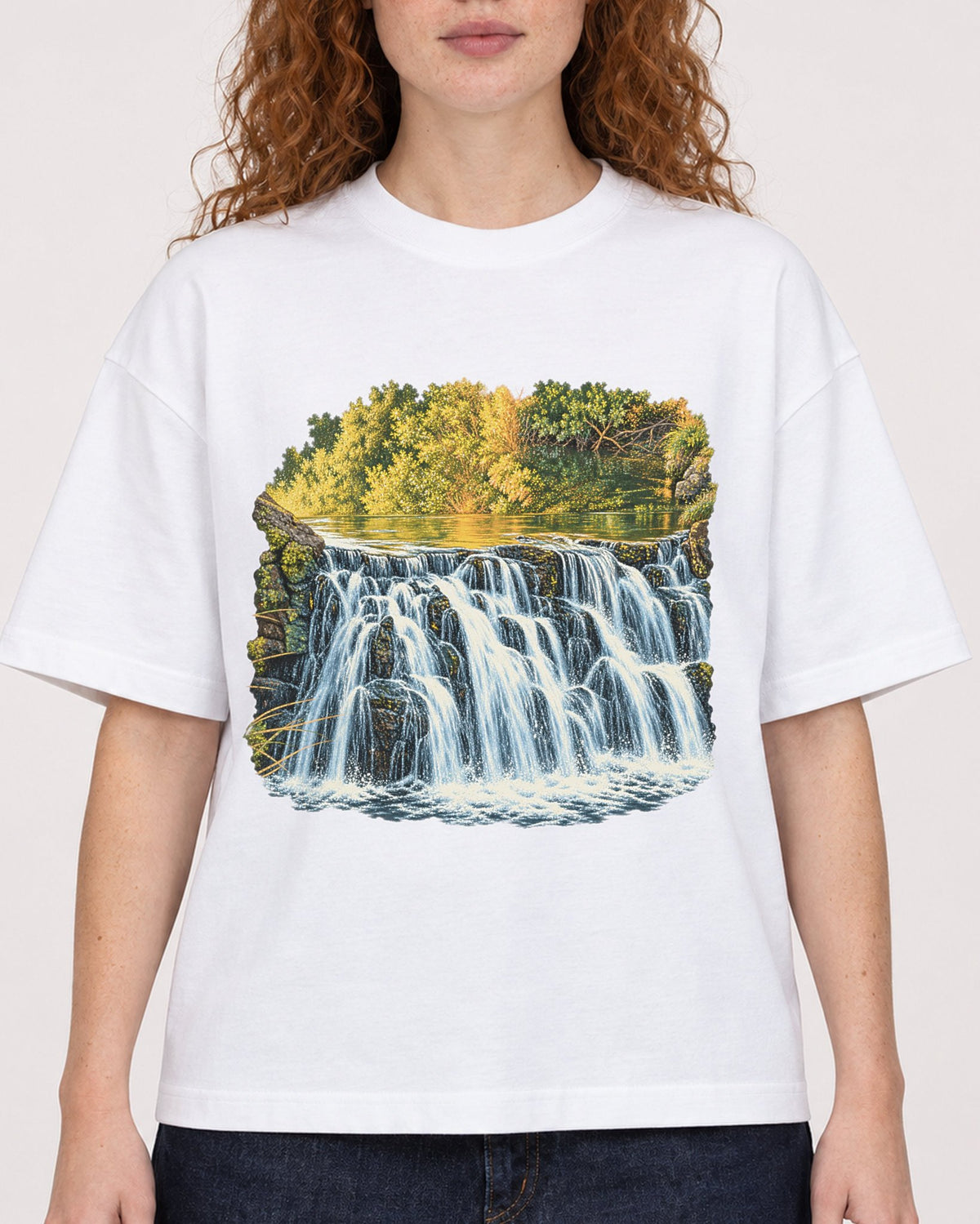 Mockup Boxy Heavyweight Tee White female close-up 09