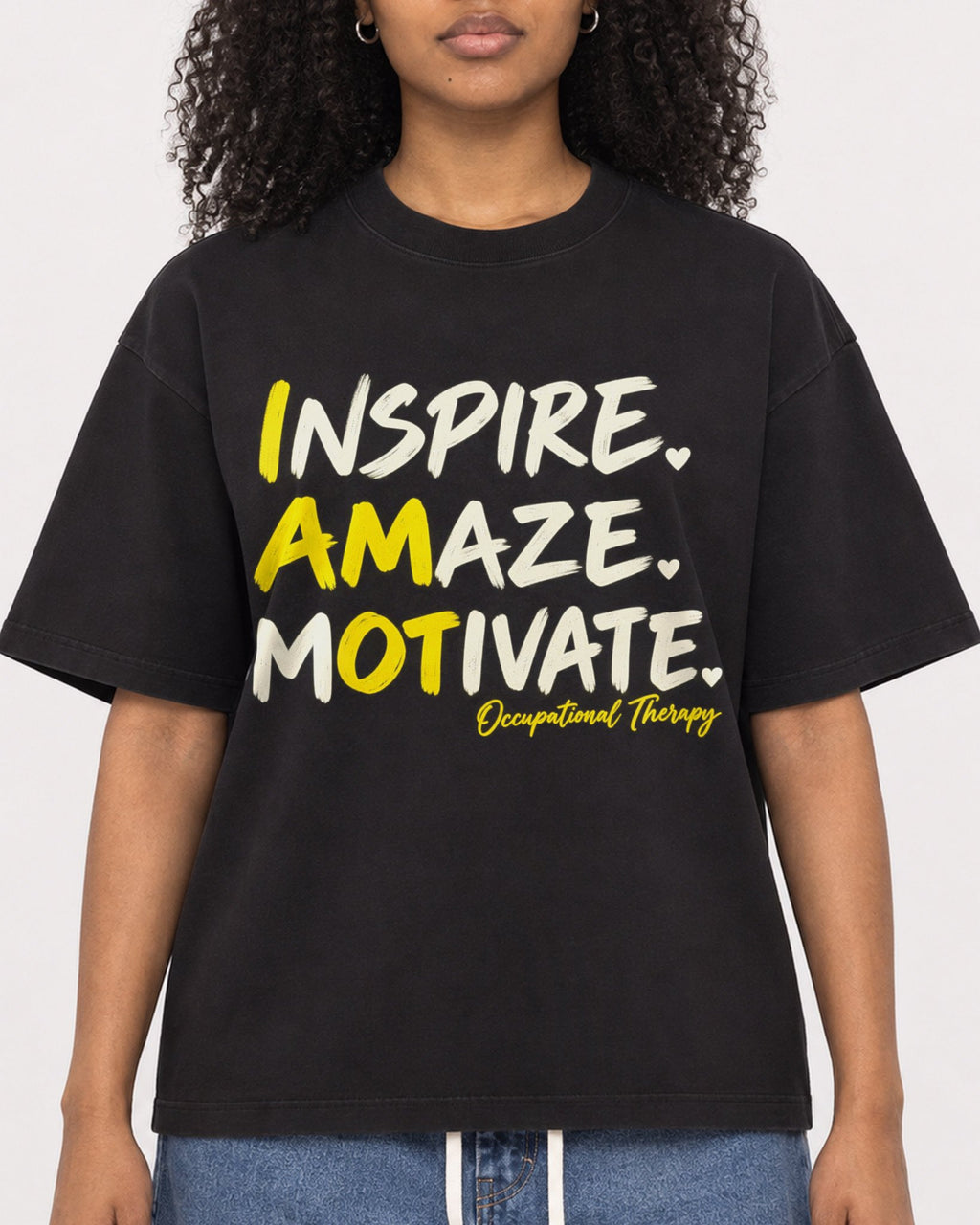 Mockup Boxy Heavyweight Tee Black female close-up 05