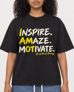 Mockup Boxy Heavyweight Tee Black female close-up 05
