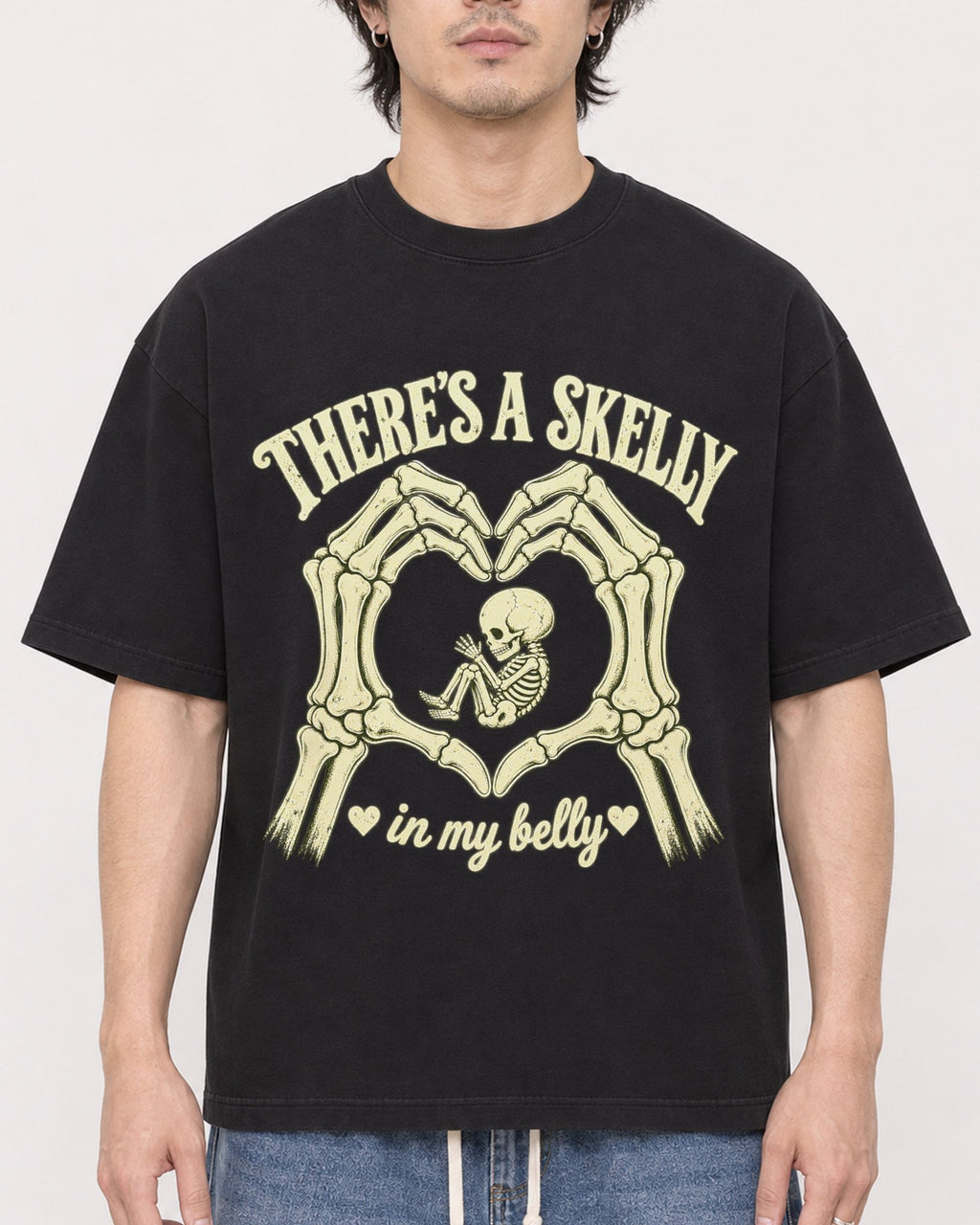 Mockup Boxy Heavyweight Tee Black male close-up 03
