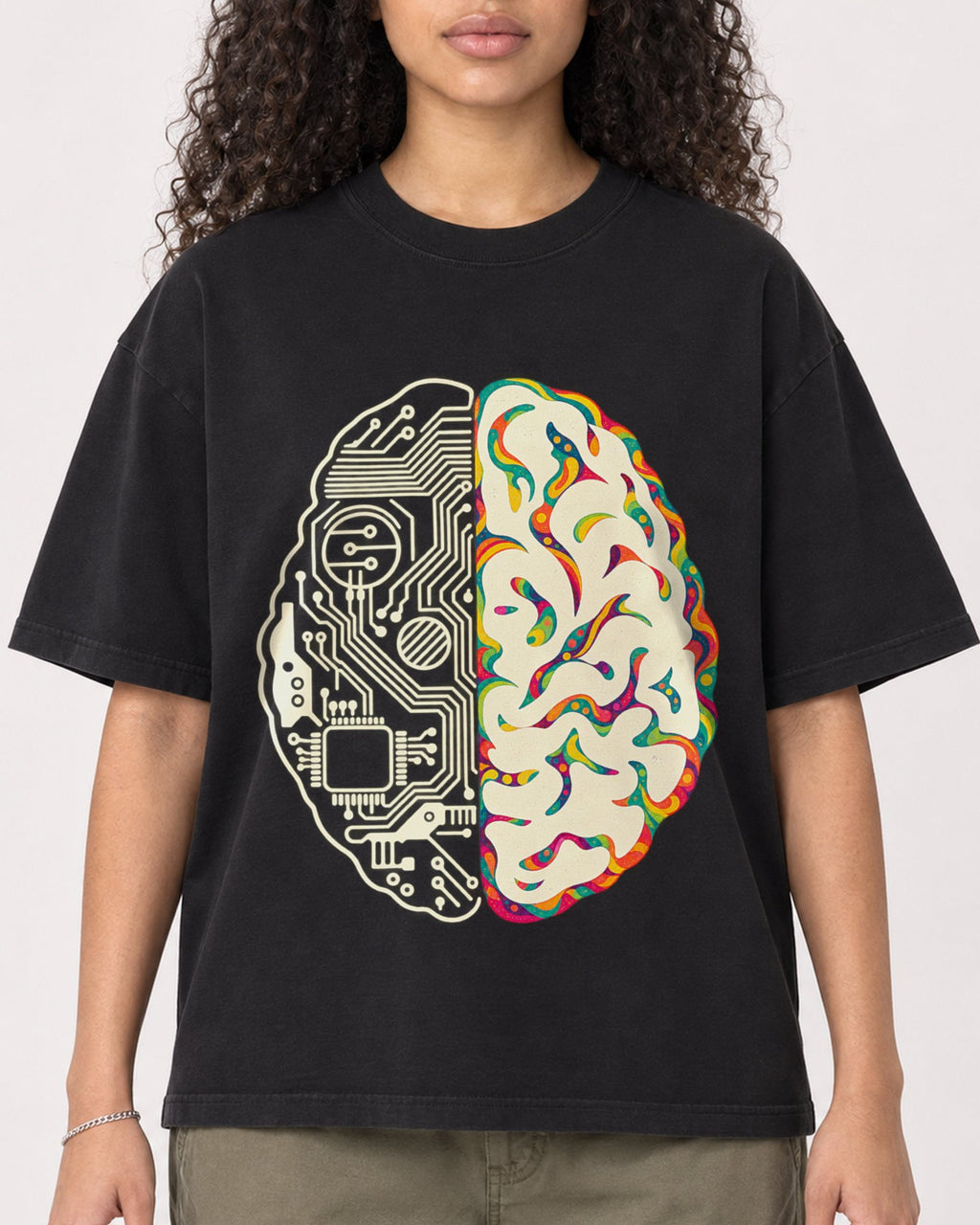 Mockup Boxy Heavyweight Tee Black female close-up 10