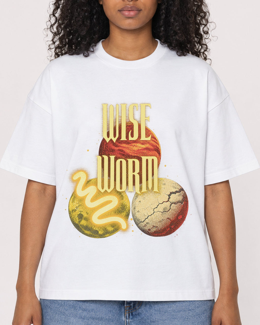 Mockup Boxy Heavyweight Tee White female close-up 05