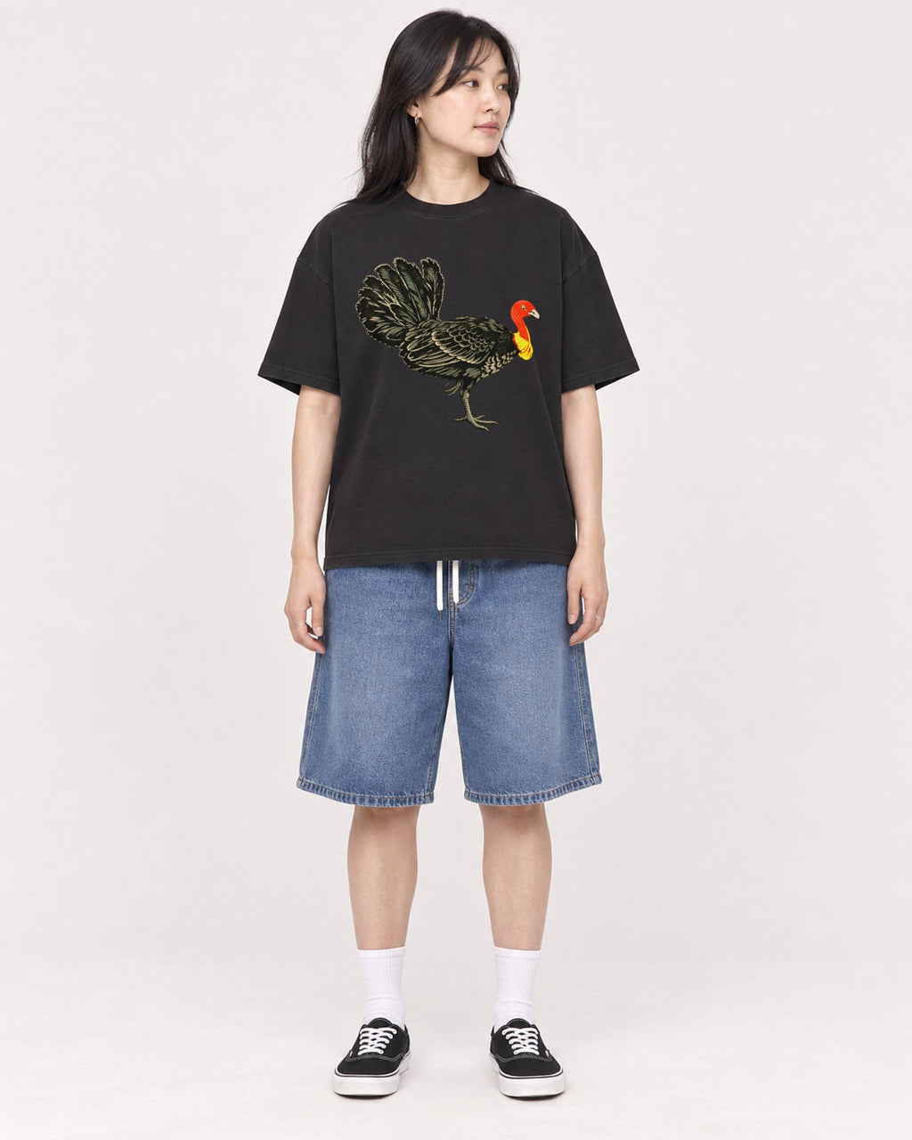Mockup Boxy Heavyweight Tee Black female full-body 13