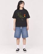 Mockup Boxy Heavyweight Tee Black female full-body 13