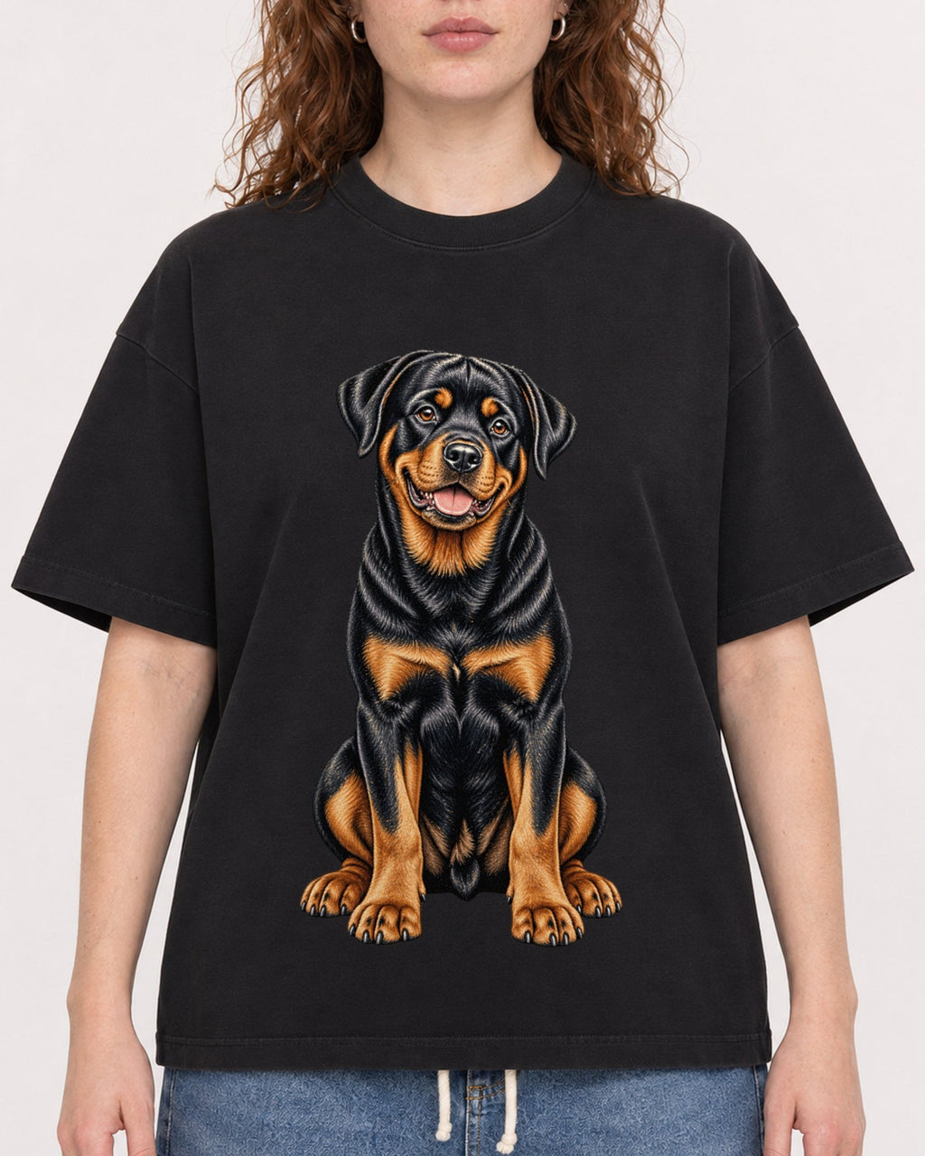 Mockup Boxy Heavyweight Tee Black female close-up 09