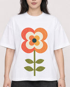 Mockup Boxy Heavyweight Tee White female close-up 13