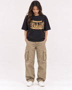 Mockup Boxy Heavyweight Tee Black female full-body 02