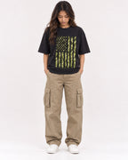 Mockup Boxy Heavyweight Tee Black female full-body 02