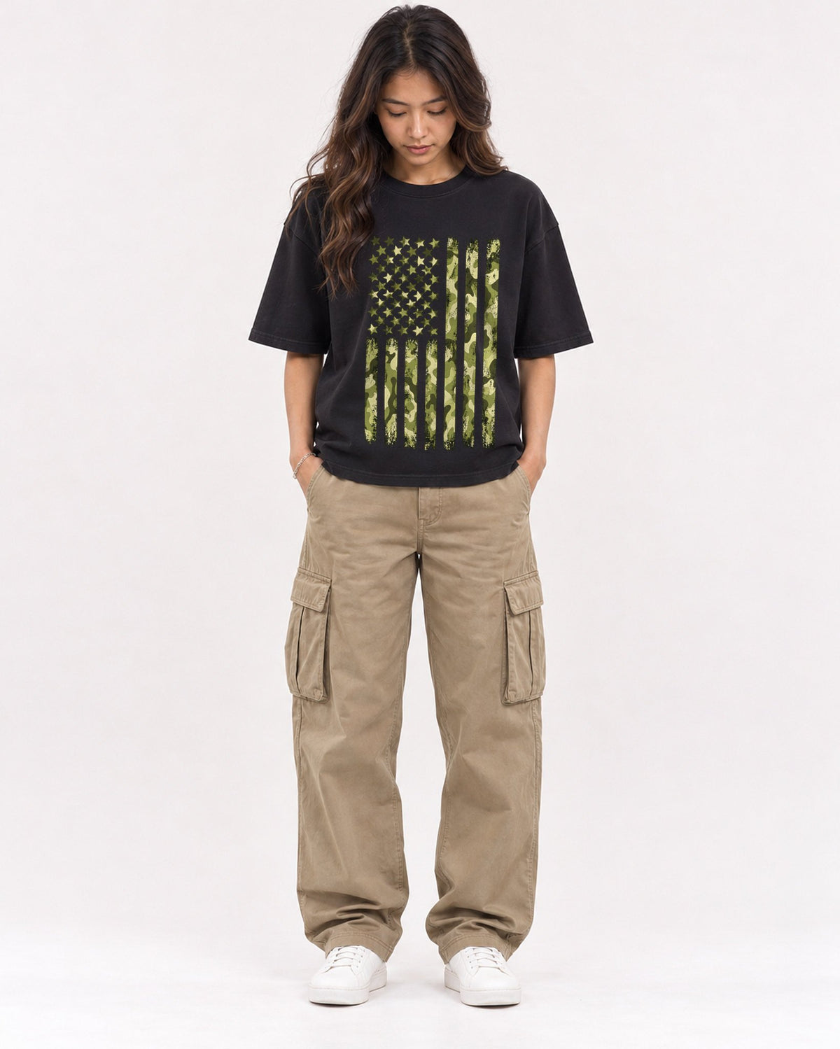 Mockup Boxy Heavyweight Tee Black female full-body 02